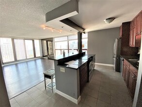 Building Photo - 1 bedroom in Chicago IL 60601