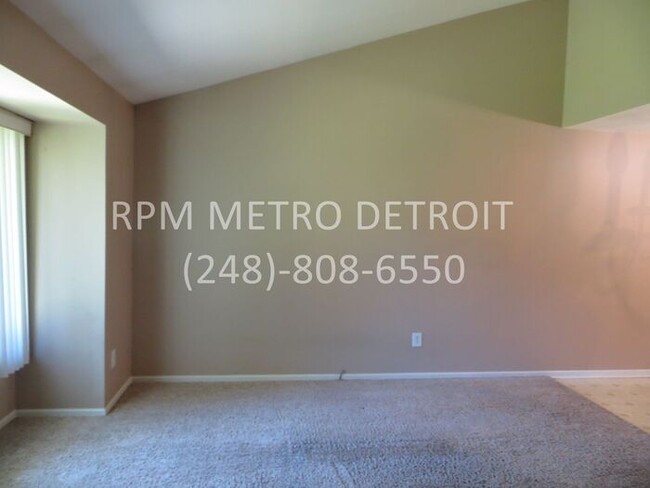 Building Photo - Sterling Heights Condo(16 Mile & Mound)
