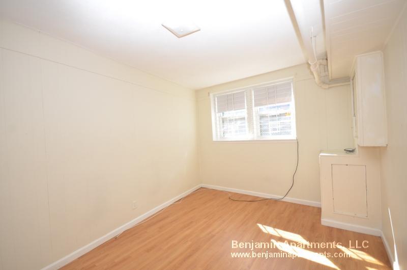 Building Photo - 119 Sutherland Rd