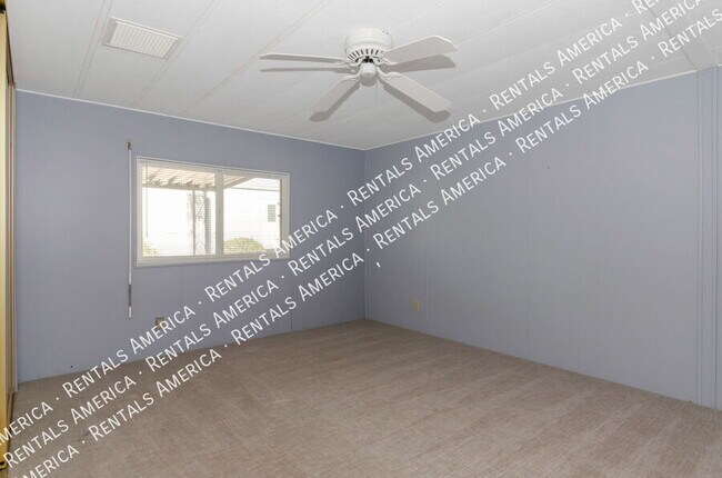 Building Photo - 10684 N Stromboli Ave