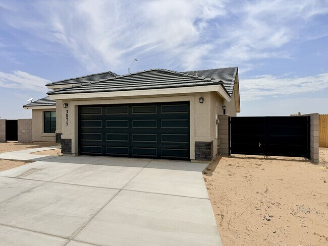 Building Photo - 3877 Santa Rosalina LN