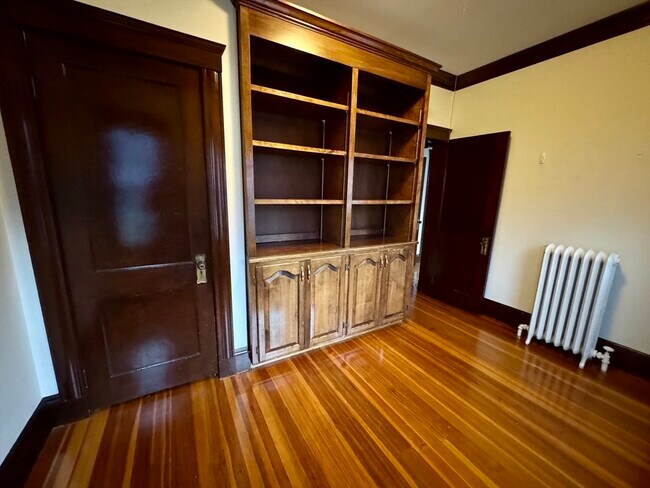 Building Photo - 9-11 Lincoln St