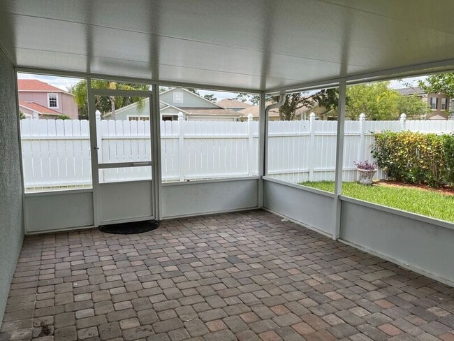 Building Photo - 15353 Perdido Dr
