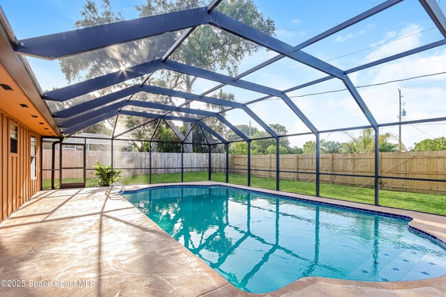 Building Photo - 1711 Barker St NE