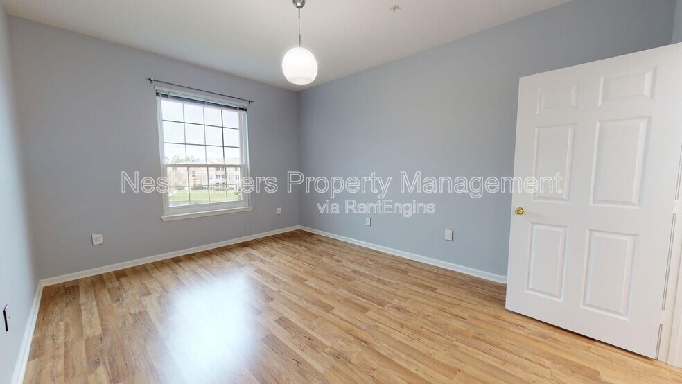 Building Photo - 7990 Baymeadows Rd E