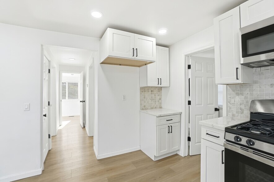 Building Photo - 149 W Lane Ave