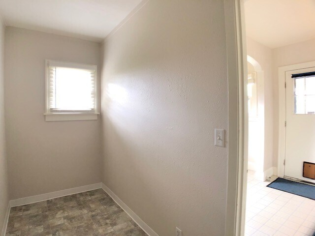 Building Photo - Hollywood District Home - 3 Bdrm 2 bths, 2290 sq. ft.