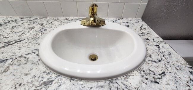 Building Photo - 907 NE Tortoise Dr