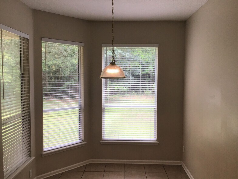Building Photo - 14003 Golden Eagle Dr