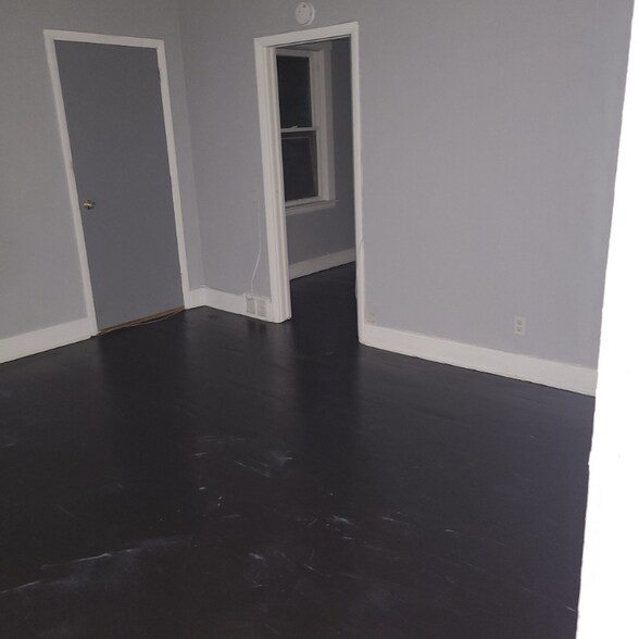 Building Photo - 7006 Clement Ave