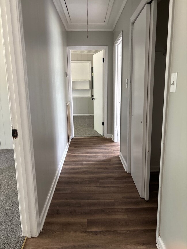 Building Photo - 211 Nance St