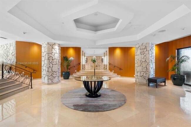 Building Photo - 1121 Crandon Blvd