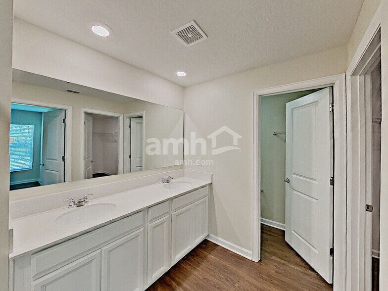 Building Photo - 4373 Seven Canyons Dr