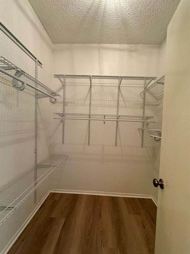 Building Photo - Charming 2/2 condo in Westcreek Landing!