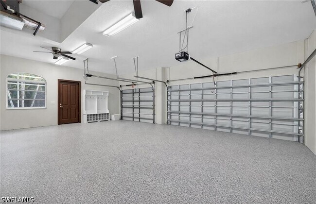 Building Photo - 6461 Livingston Woods Ln