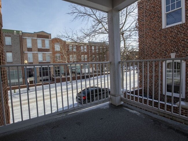 Building Photo - 11905 Centre St