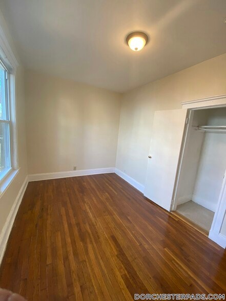 Building Photo - 19 Mora St