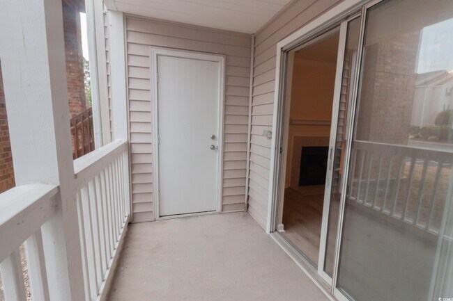 Building Photo - 3795 Hitchcock Way