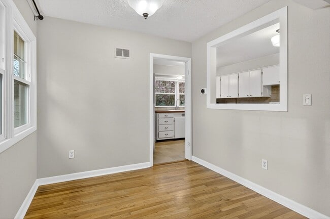 Building Photo - 3660 SE Tenino St