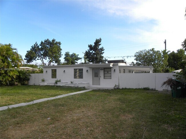 Building Photo - 9860 SW 48th St