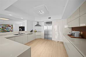 Building Photo - Northeast 183rd Lane, Aventura, FL 33160 - 4 BR 4.5 BA Condo