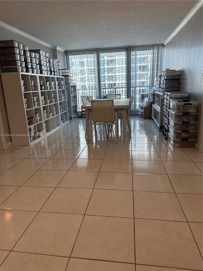 Building Photo - 525 N Ocean Blvd