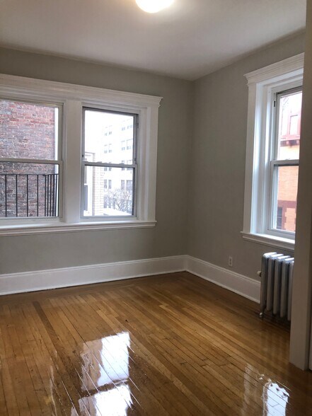 Building Photo - 39 Hemenway St