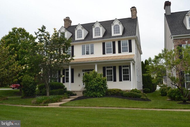 Building Photo - 806 Wren Ln