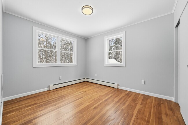 Building Photo - 11 Caribou Dr