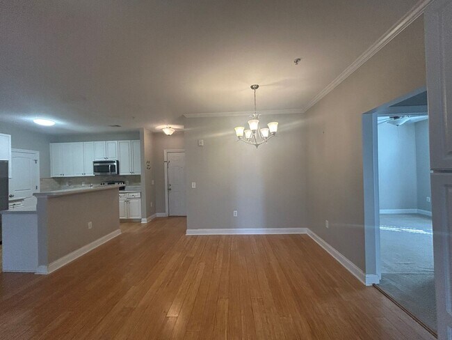 Building Photo - 300 Gateway Condos Dr