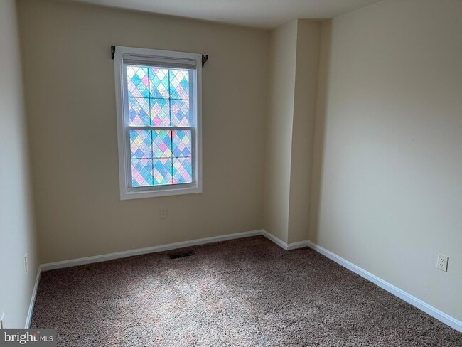 Building Photo - 9 Autumn Hill Way