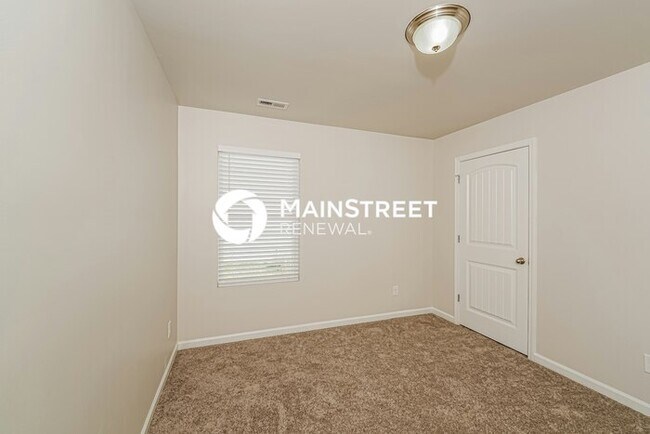 Building Photo - 3 Bedroom Pet-Friendly Home in MONTEVALLO, AL with Main Street Renewal