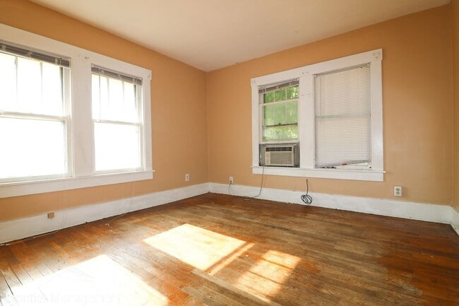 Building Photo - 1719 Laramie St