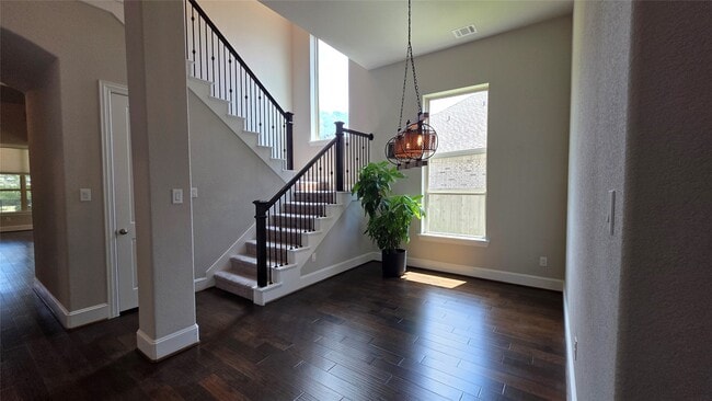 Building Photo - 142 Mayfield Dr