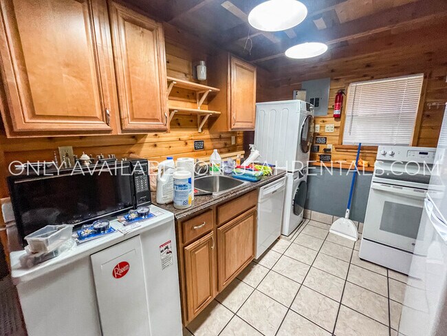 Building Photo - 3162 E Big Pne Cyn