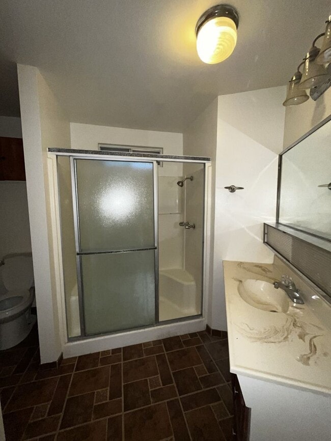 Building Photo - AVAILABLE NOW $200 off First Month Rent