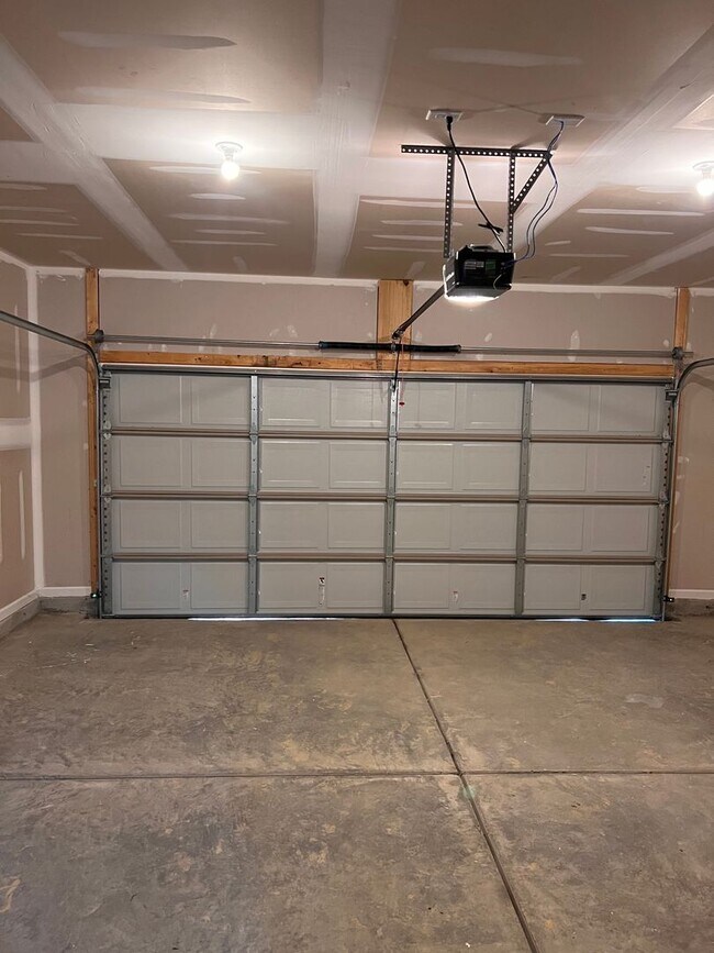 Building Photo - 2139 Kilpatrick LN