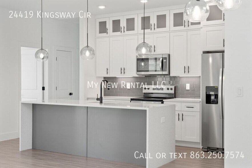 Building Photo - 24419 SW Kingsway Cir