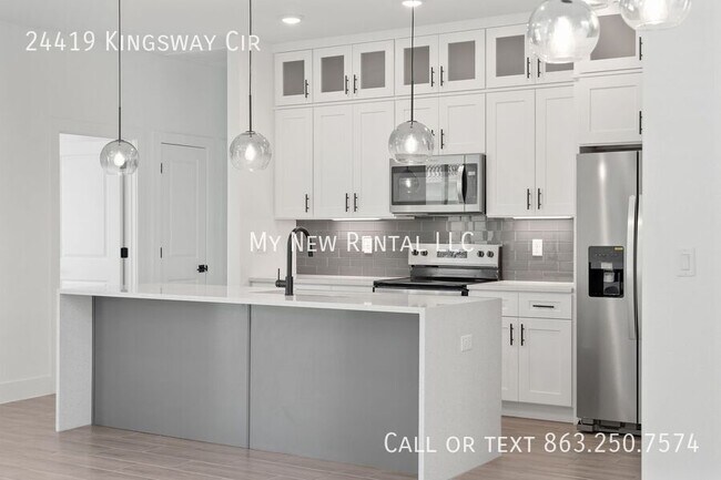 Building Photo - 24419 SW Kingsway Cir