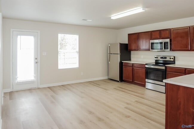 Building Photo - 29932 Brentshire Dr