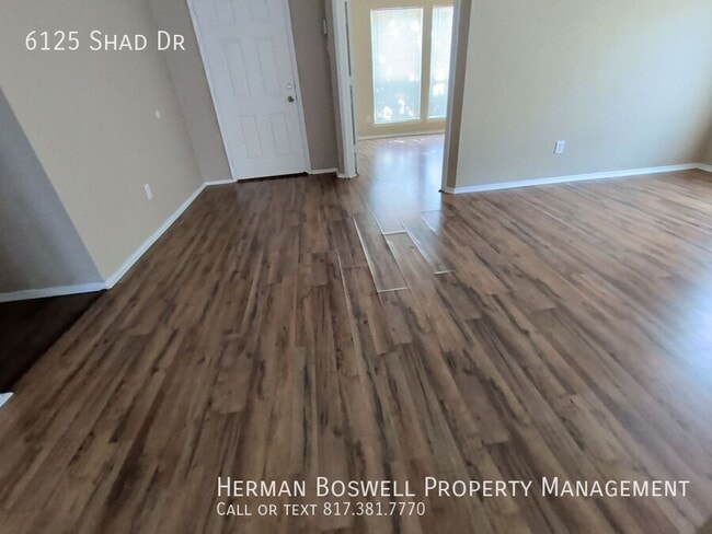 Building Photo - 6125 Shad Dr