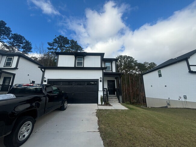 Building Photo - Room in House on Collaborative Wy