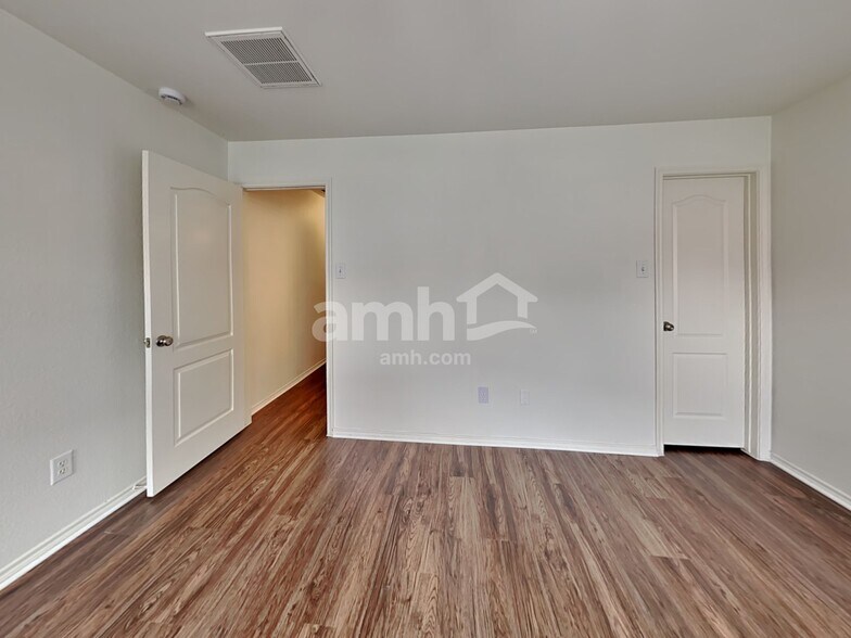 Building Photo - 9510 Narnia Springs Ct