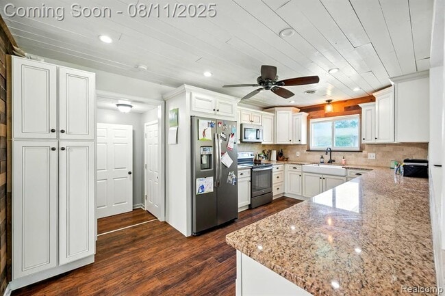 Building Photo - 5021 Lakeborn Dr
