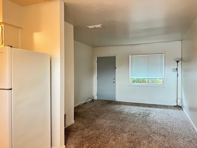Building Photo - 507 S Fannin Ave