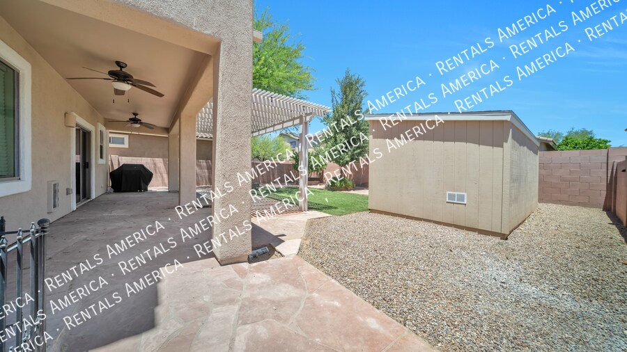 Building Photo - 410 W Corte Calza