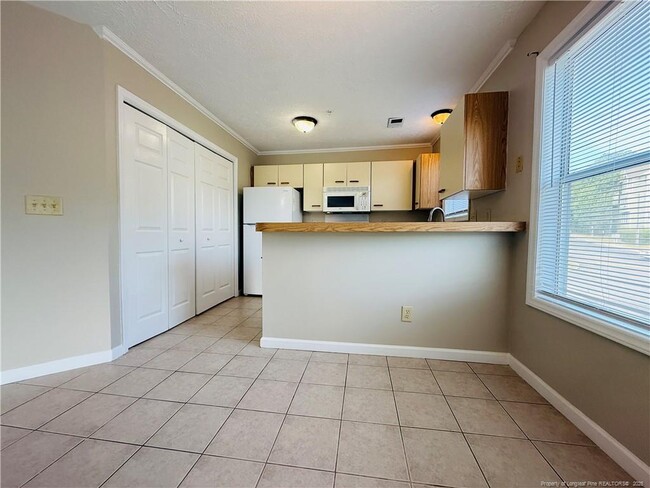 Building Photo - 962 Stewarts Creek Dr