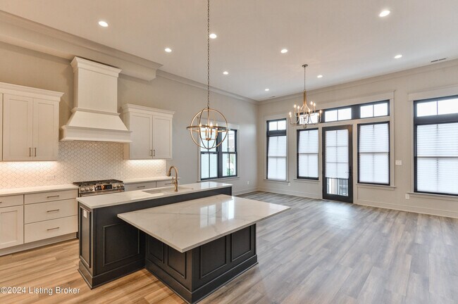 Building Photo - 10504 Meeting St