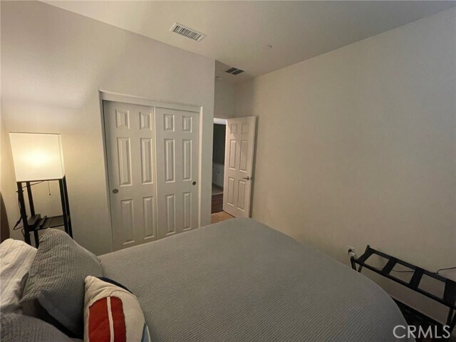 Building Photo - 29150 Edgewood Dr