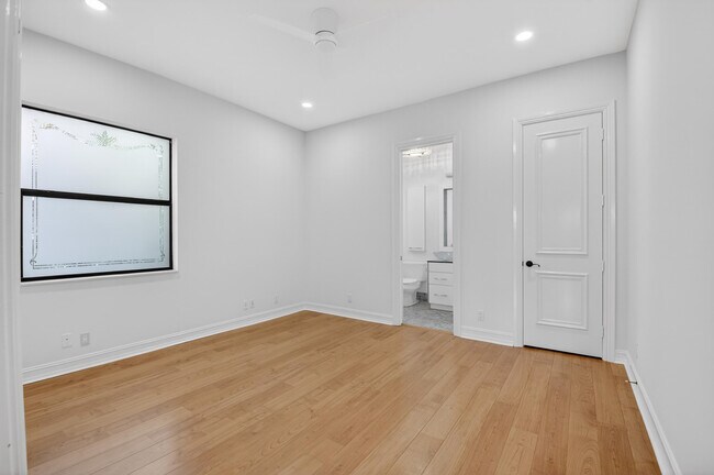 Building Photo - 17921 Villa Club Way